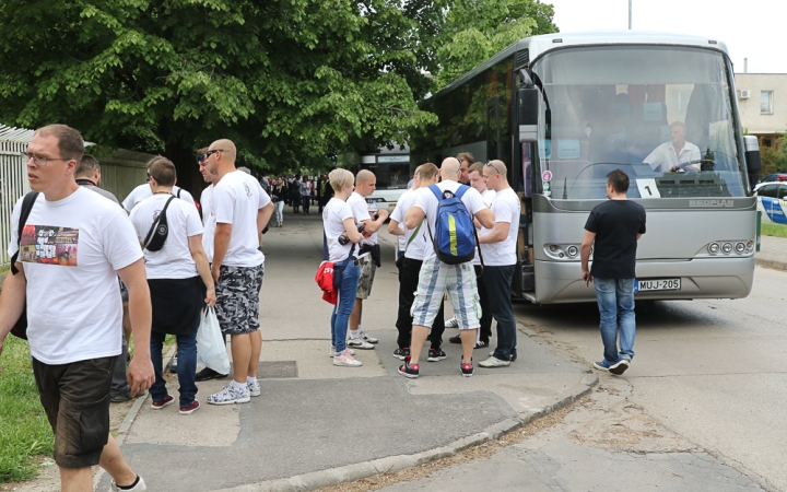 Elindultak a DKKA szurkolók Veszprémbe - fotó: Ónodi Zoltán