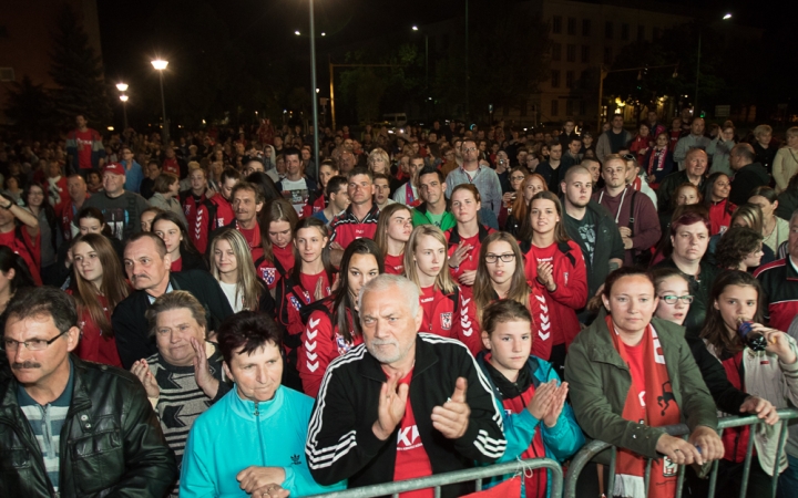 Európa csúcsán a DKKA - A város hazavárta lányait - fotó: Ónodi Zoltán