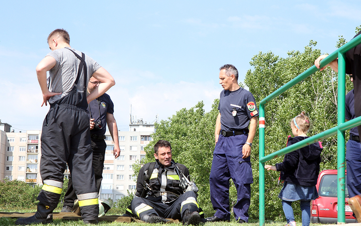 Tűzoltók lépcsőfutó versenye - fotó: Sándor Judit