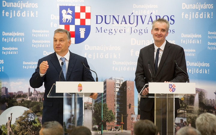 Miniszterelnöki látogatás Dunaújvárosban - fotó: 