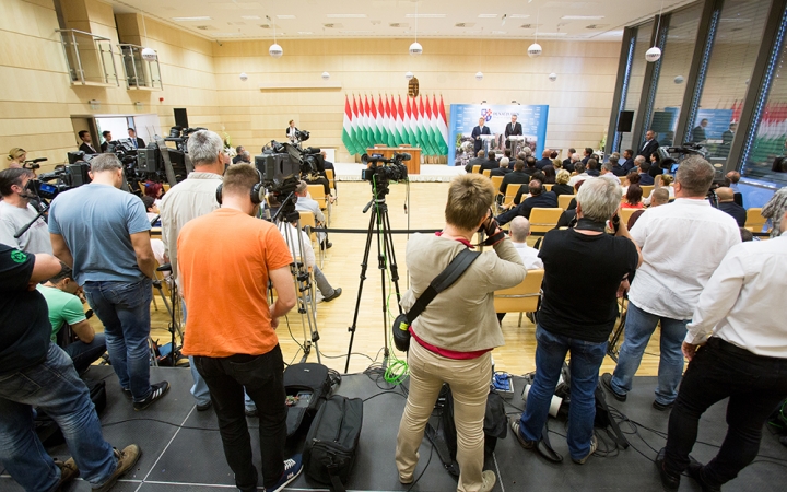Miniszterelnöki látogatás Dunaújvárosban - fotó: 