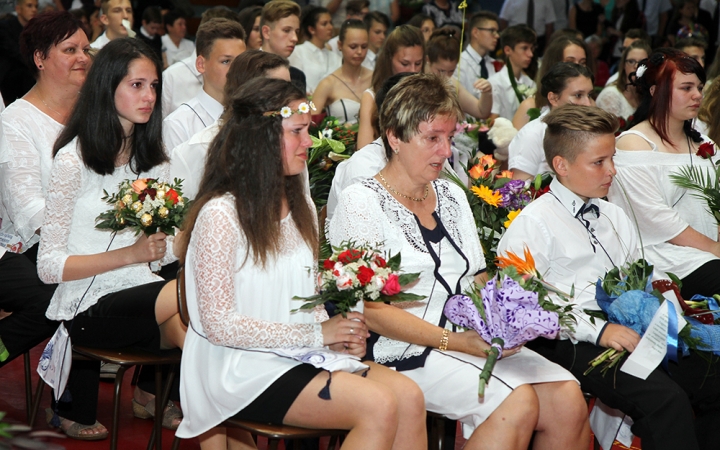 Elballagtak a Dózsa iskola végzősei - fotó: Sándor Judit