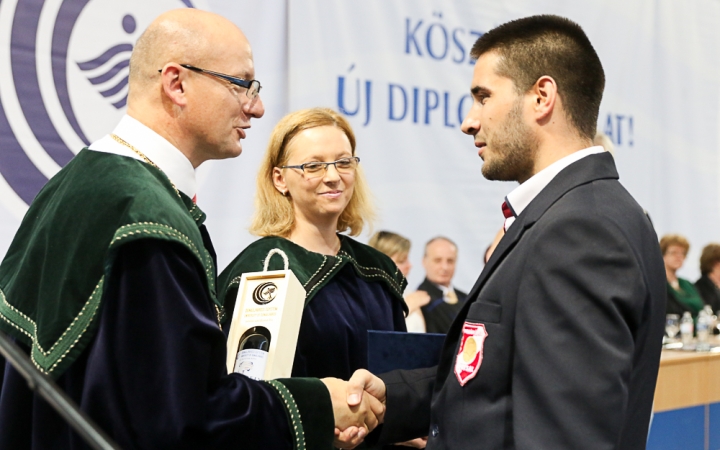Diplomaosztó az Egyetemen 2016 - fotó: Ónodi Zoltán