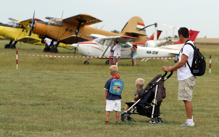 Földön és levegőben - Repülőnap 2016, Kisapostag - fotó: Sándor Judit