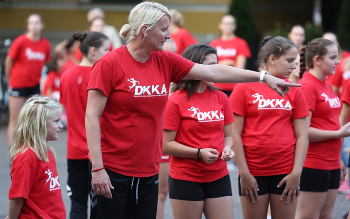 DKKA flashmob a mozi előtt - fotó: Sándor Judit
