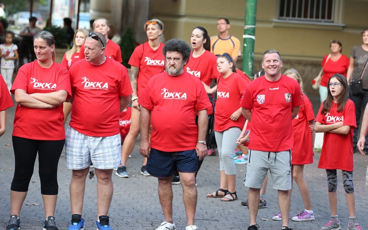 DKKA flashmob a mozi előtt - fotó: Sándor Judit