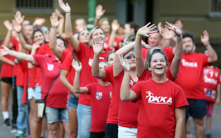 DKKA flashmob a mozi előtt - fotó: Sándor Judit