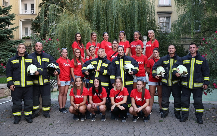 DKKA flashmob a mozi előtt - fotó: Sándor Judit