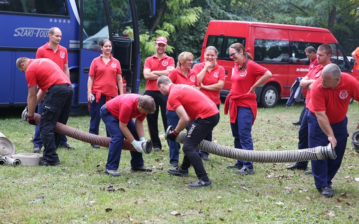 Tűzoltók versenye a Szalki-szigeten - fotó: Sándor Judit