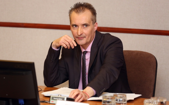 A közgyűlés elutasítja a kényszerbetelepítést