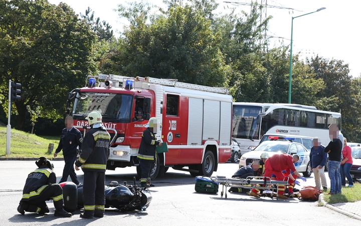 Balesetek szinte egyidőben - Karambol és motoros gázolás
