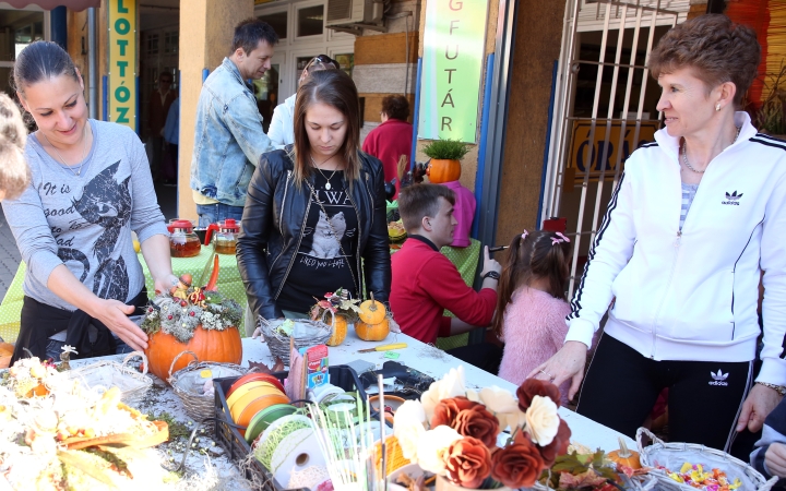 Lakásdíszek tökből a Fleronnál
