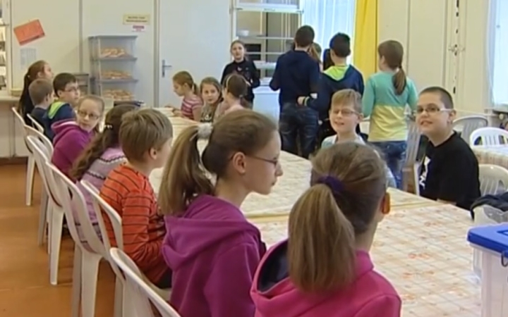 Mintamenza: javuló közétkeztetés