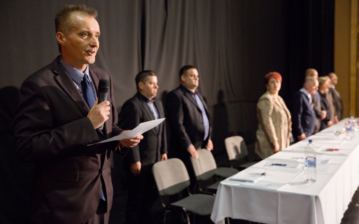 Esküt tettek a szavazatszámláló bizottságok tagjai