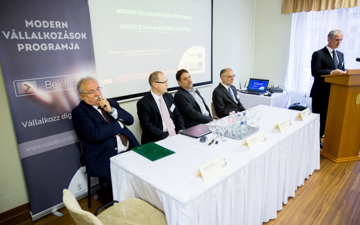 Lépést tartani a fejlődéssel