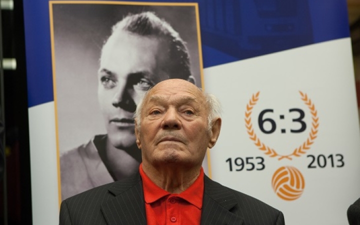 Meghalt Buzánszky Jenő