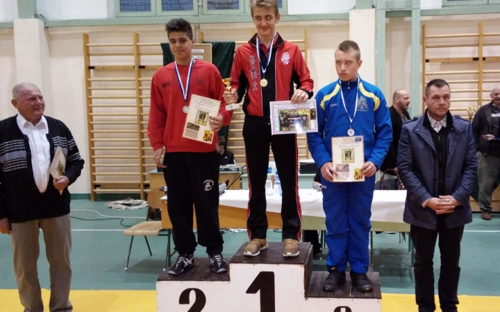 Dunaújvárosi ezüst Jászapátiból