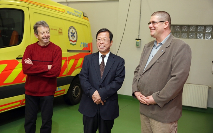 KÖSZ, Hankook! - A mentőállomás is megszépült