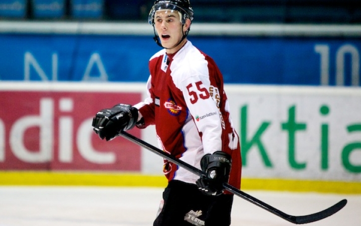 Finn bekket igazolt a DAB