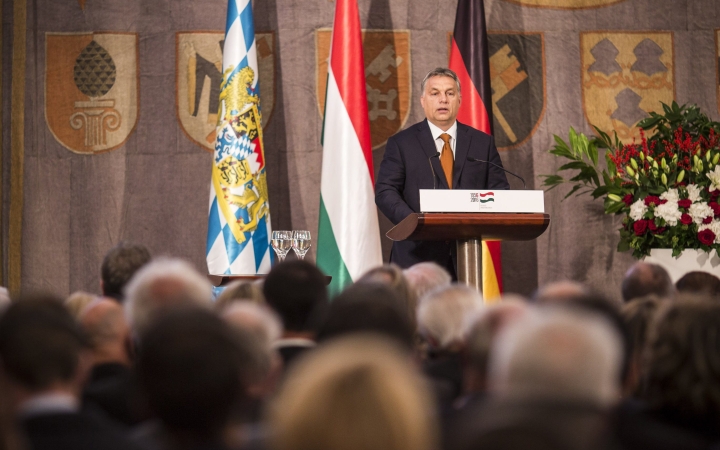 „Nem lehet gyáván félrenézni”