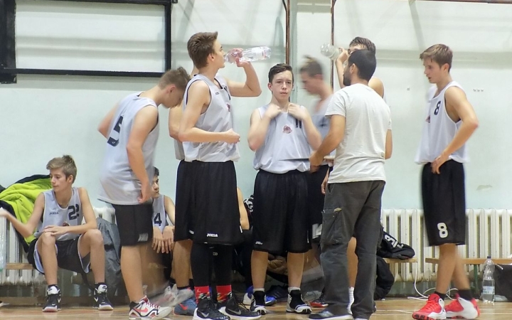 Vereség a tavalyi bajnoktól