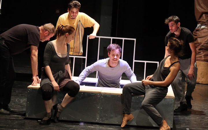 Két hét A kaméliás hölgy bemutatójáig