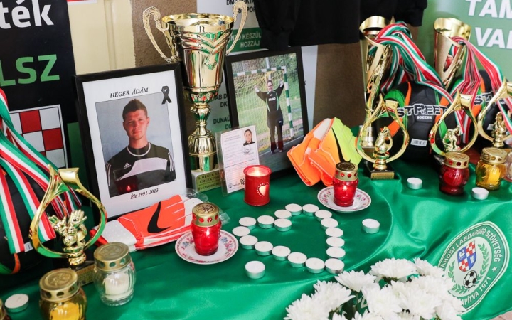 Focival emlékeztek Anitára és Ádámra