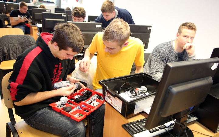 Legorobot-építés az egyetemen