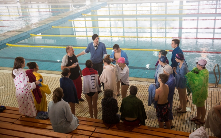 Genezis - Filmforgatás az usziban