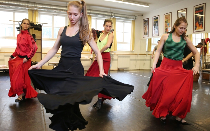 Opera helyett táncjáték