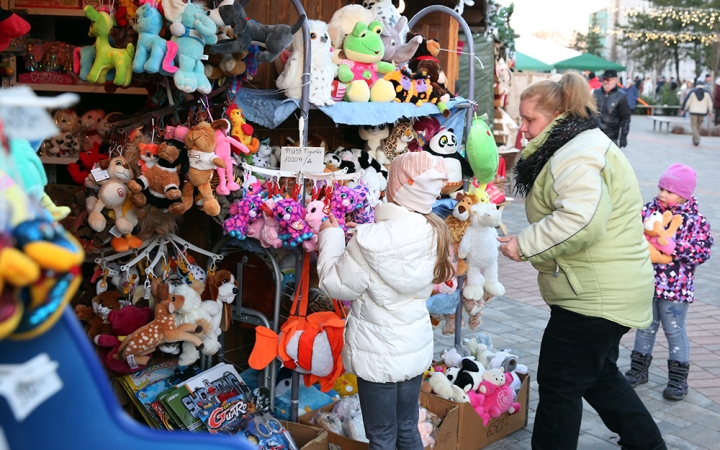 Meseországgá változik a Városháza tér