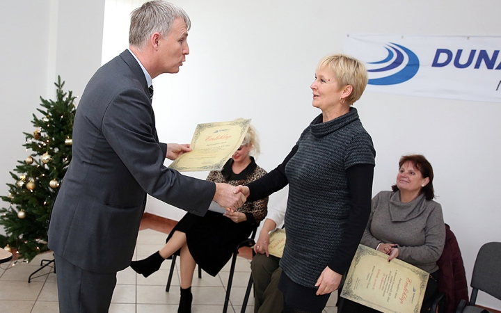 Tonnaszám gyűlt a papírhulladék