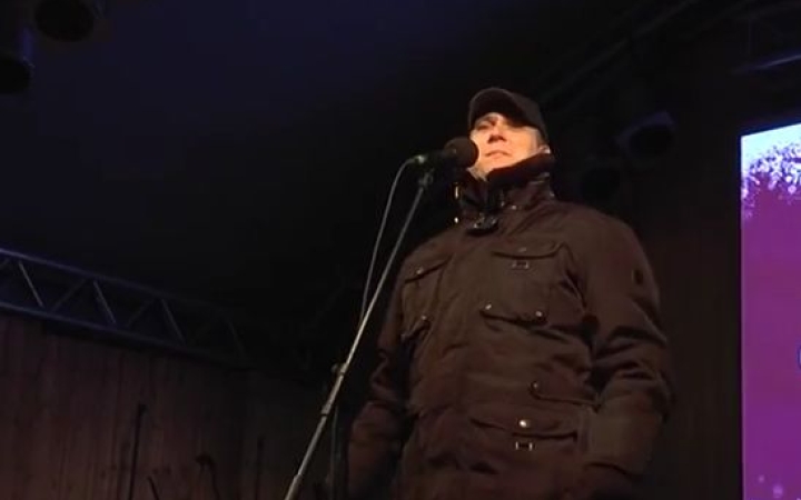 Közös éneklés Feke Pállal