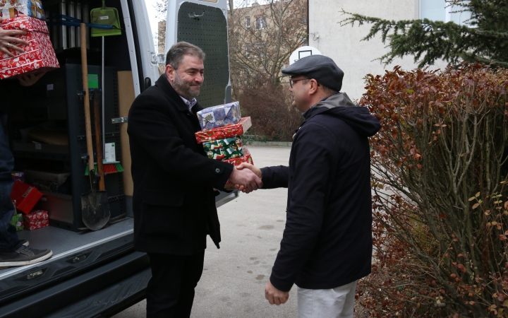 Ajándékdobozokat gyűjtöttek a megye rendőrei