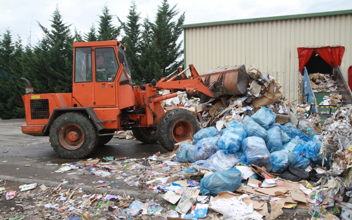 Havonta egyszer viszik el a szelektív hulladékot