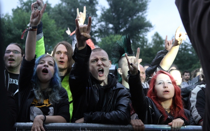 Hozzák a kötelezőt!