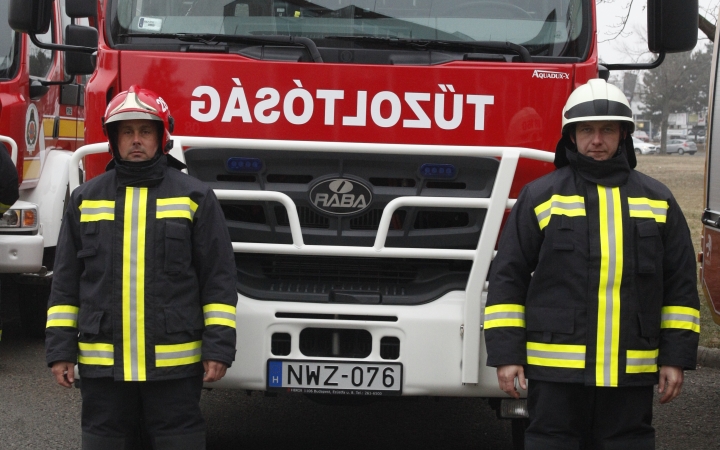 Új felszereléseket kaptak a tűzoltóságok
