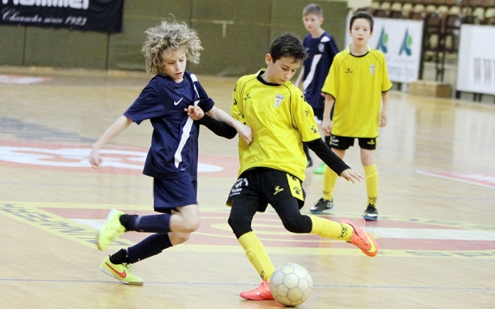 DPASE KUPA: gyerekzsivaj a sportcsarnokban