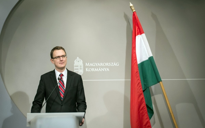 Rétvári: januártól tovább bővülnek a családok kedvezményei