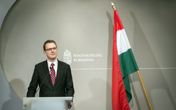 Rétvári: januártól tovább bővülnek a családok kedvezményei