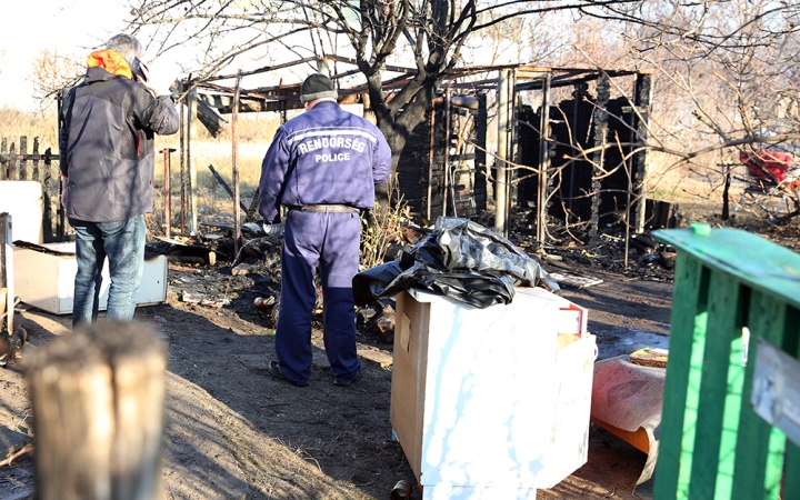 Két összeégett holttestet találtak a tűzoltók 