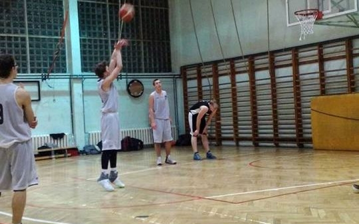 Egy győzelem, egy vereség