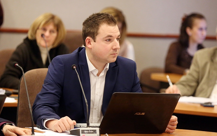 Ösztönözni a gyermekvállalást