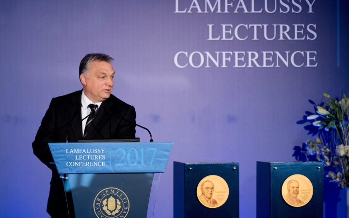 Orbán: Szabad magunkat az első helyre tenni