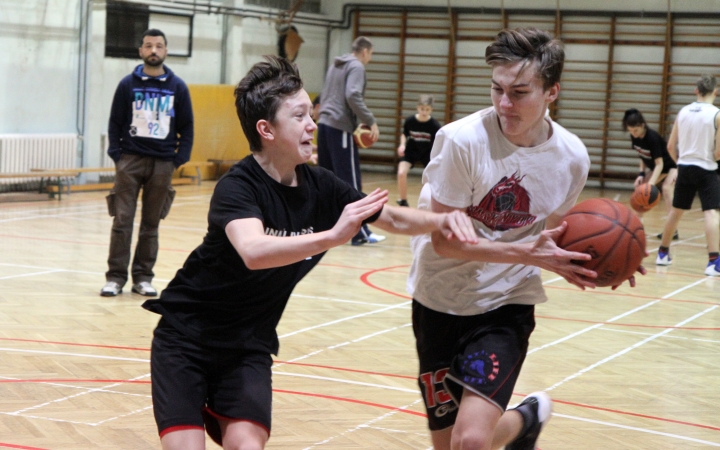 Tisztes helytállás