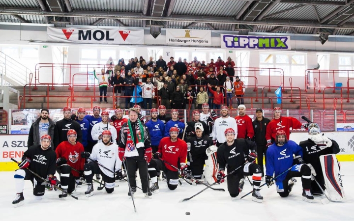 Szurkolók az Acélbikákért!