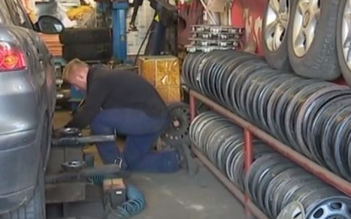 Rengeteg autós közlekedik rossz gumival 