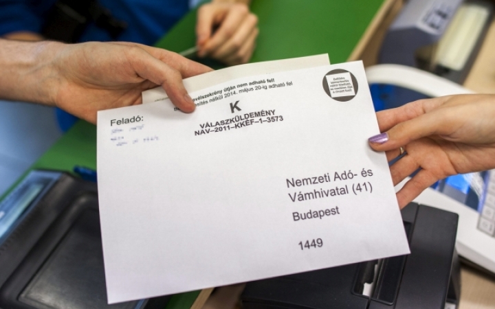 Adóbevallás - Még két hétig kérhető a NAV-tól