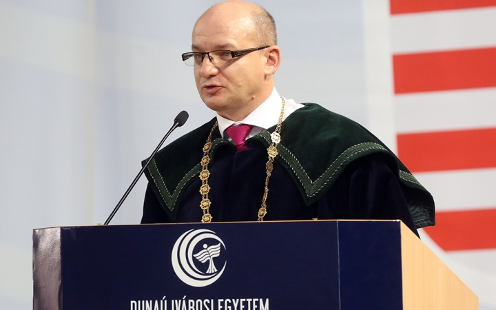 Újabb öt évig dr. András István az egyetem rektora