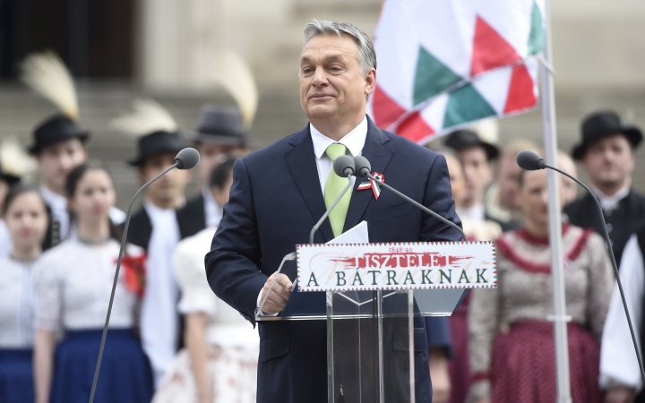 Orbán: Brüsszelt meg kell az állítani!